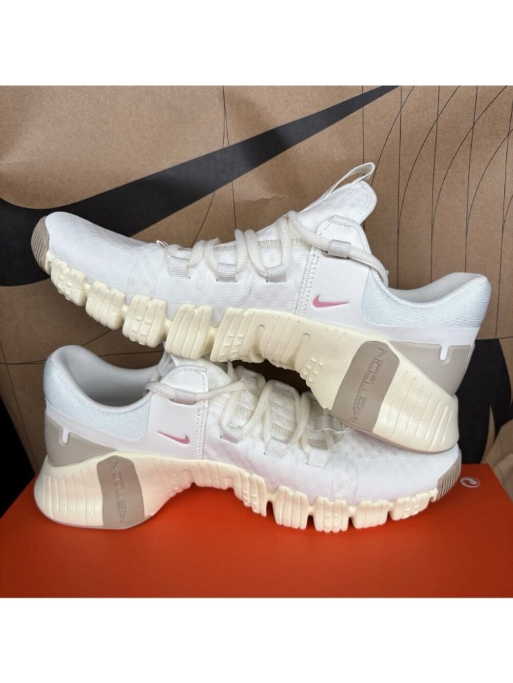 NEW Nike Free Metcon 5 Sail Sanddrift' DV3950-100 Women's Size 7.5 - Picture 3 of 7